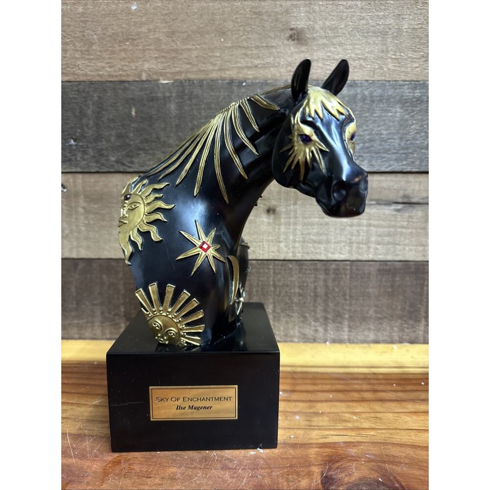 Sky Of Enchantment Trail of Painted Ponies Isle Magener Bust 1E/0969 In Box